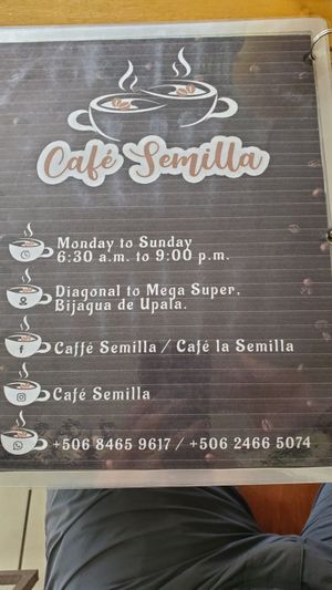 General info at Cafe la Semilla in Bijagua