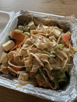 Pad see ew, made vegan (decent, not amazing)  at Benja Thai and Sushi in St George