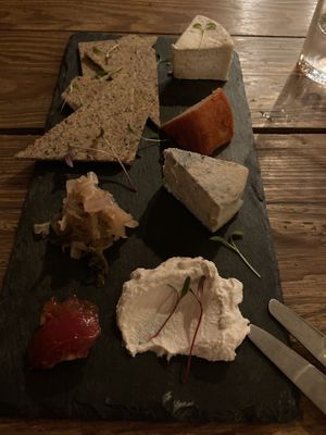 Tabla de quesos estacionados  at Mushroom Bar in Montevideo