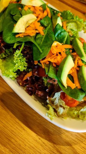 Avocado salad at Pinsa Manufaktur in Ludwigsburg