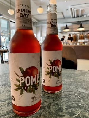 Innenansicht  at mit & ohne in Zurich