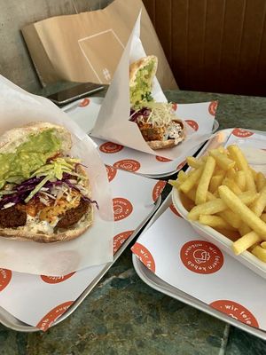   at mit & ohne in Zurich