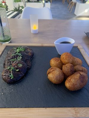 “Steak” portobello mushrooms with home potatoes  at 5SENSES Restaurant in Santorini