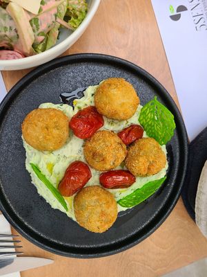 Potato croquettes in garlic sauce at 5SENSES Restaurant in Santorini