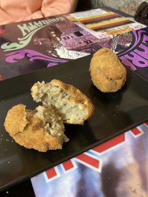 Croquetas de berenjena grandotas (0,90€) at Faroles Taberna Rock in Valladolid