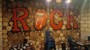  at Faroles Taberna Rock in Valladolid