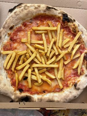 Margherita vegana con patatine fritte  at PanePizza in Padua