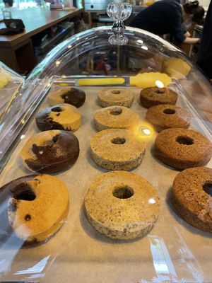 Pound cake style of donuts at Halt in Seoul
