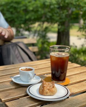 Espresso, Ice Americano, Peanut butter cookie  at Halt in Seoul