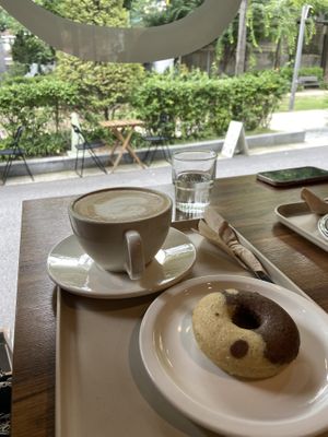 Caffe latte and yin Yang donut  at Halt in Seoul