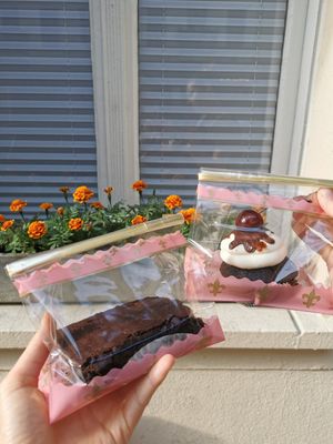 Peanut Butter Brownie & Cupcake at Superhero Records in Berlin