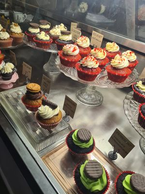  at Superhero Records in Berlin