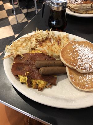 ❤️👌🏼❤️ at Champs Diner in Brooklyn