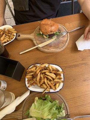   at Submarine Burgers in Zadar