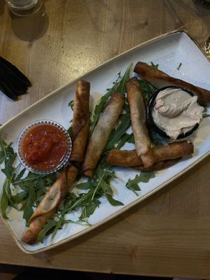 Tortilla chips whith red sauce and hummus at La Famiglia in Zadar