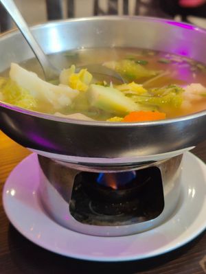 clear tom yum soup at Nagara Thai Gold in Central Singapore