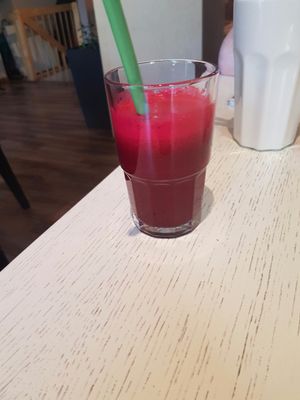 vegetable smoothie at Botanique in Vilnius