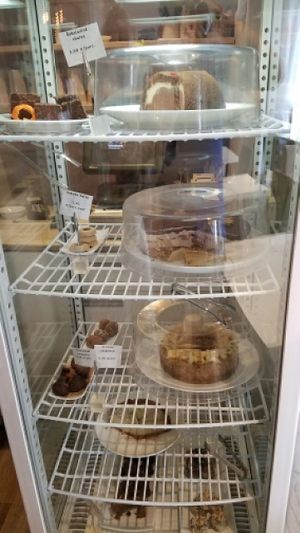 raw cakes at Botanique in Vilnius