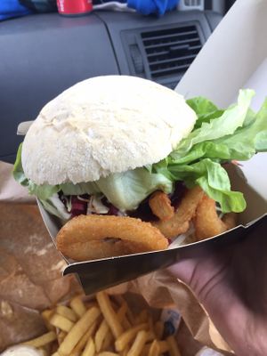 The vegan burger, extra yummy at De Frietwagon in Halle