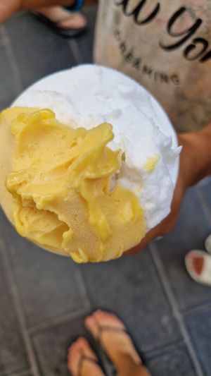 Lemon and mango at Gelatomania in Taormina