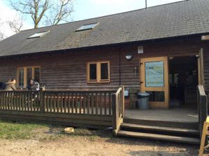 lots of seating outdoors at Cafe in the Park in Rickmansworth