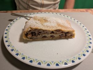 Apple strudel (vegan) at La Dimora del Bardo in Nimis
