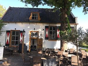 The side of restaurant Bistro Belle at Bistro Belle in Oud Zuilen