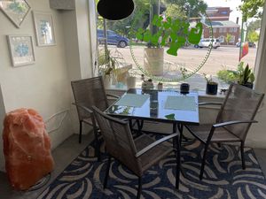 Table seat  at Green Vibes Juice & More in Mount Vernon