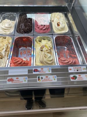 Vegan flavours, the chocolate one is also vegan. at Norberto Lekkernijen in Goes