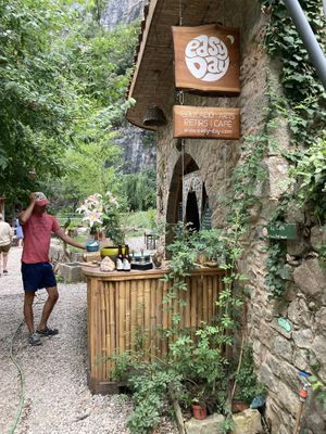Bar at Easy Day in Sadernes