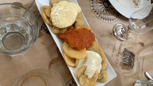 patatas tres salsas  at La Xagarda in Asturias