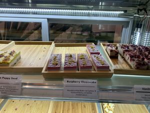 Raspberry Cheesecake  #Veganuary at Lola's Kitchen (at The Bridge) in Zurich