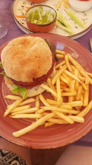 Vegan burger at Gusto BistroBar in Blanes