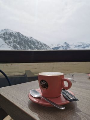 Oat milk cappuccino at Oxygène Café in Tignes
