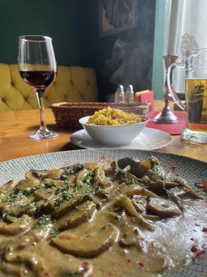 Mushroom curry & peanut curry rice  at Kashmir in Brasov