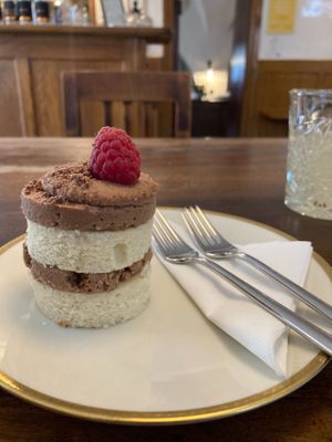 Vegan nougat tartlet at 1477 Reichhalter Eat & Sleep in Lana