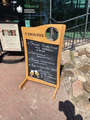 Vegan burger marked on outside at Bosbrasserie In de Sluis in Well