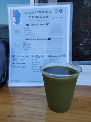 "The Bridge" - Apple, Lemon, Kale at Lighthouse Juice Bar in Harvey Cedars