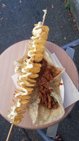 "C'mon let's twist again..." 😉 at Piratas de las Patatas  in Villereal