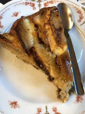 Apple and lavender cake  at Koivu in Valchiusa