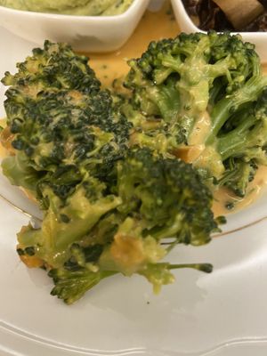 Broccoli in salsa di arachidi  at Koivu in Valchiusa