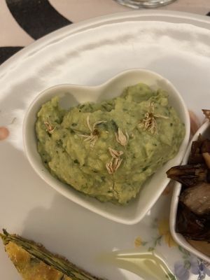 Hummus di fagioli all’aglio orsino  at Koivu in Valchiusa