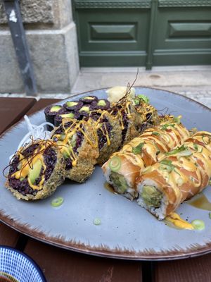 Crunchy black sushi and vegan salmon with avocado  at Niiko Sushi x Vegan in Leipzig