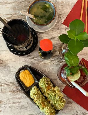 Miso soup (very good!) and hulk tofu (rather oily)  at Niiko Sushi x Vegan in Leipzig