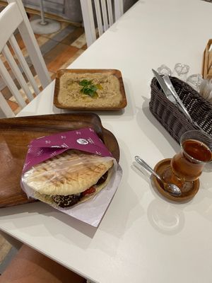 не понравился пластиковый пакет (экология!), понравился чай в комплимент at Arabiana in Sevastopol