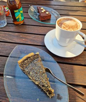 Mohnkuchen & Schokokuchen at Place to V in Lenzen Elbe