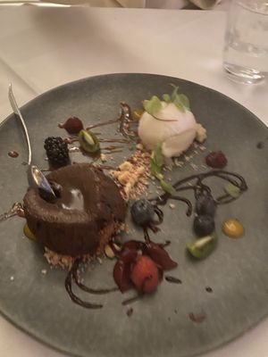 Chocolate cake with a liquid core  at Place to V in Lenzen Elbe