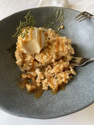 Apple Crumble  at Place to V in Lenzen Elbe