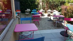 Outside seating at 3 Dosha Ayurveda - Viktoriasplatz in Bern