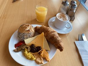 Frühstücksbuffet  at ahead Burghotel in Lenzen Elbe